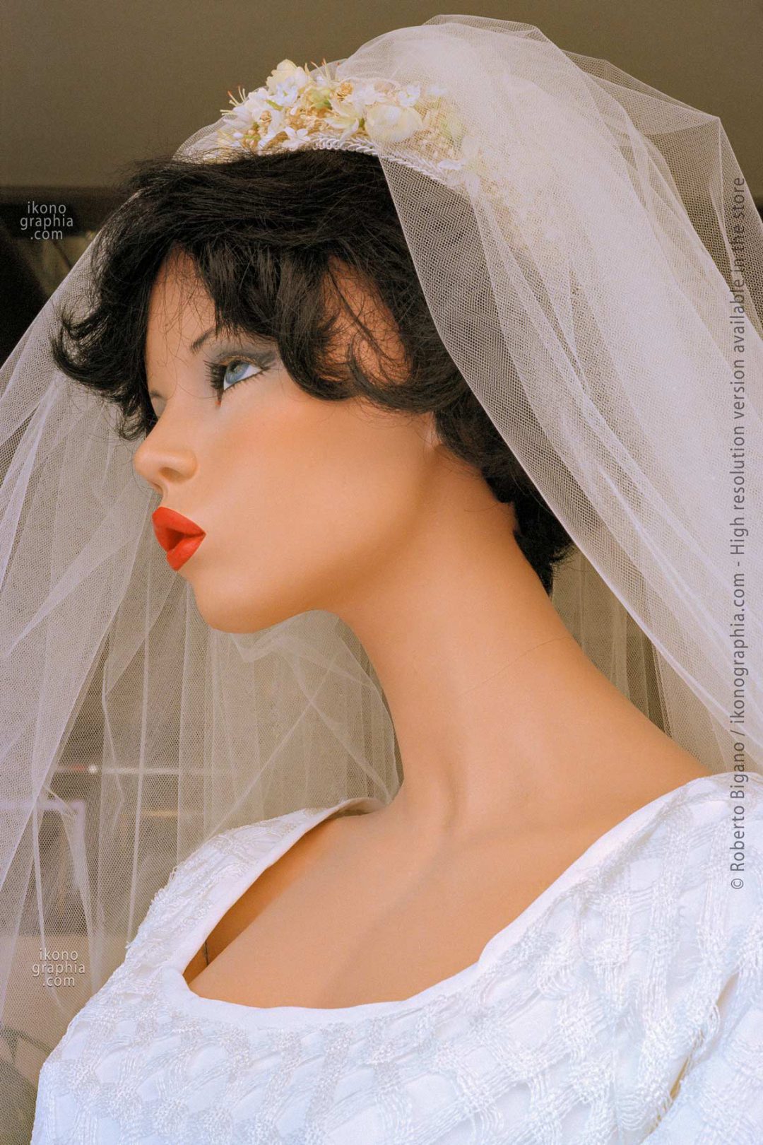 Glamorous and provocative vintage Spanish mannequins. 19801997