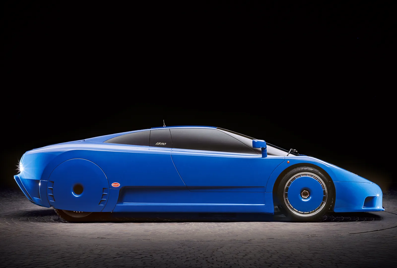 Bugatti EB110 Epowood maquette designed in 1991, an early design model by Giampaolo Benedini with covered rear wheels inspired by the Bugatti Atlantic.